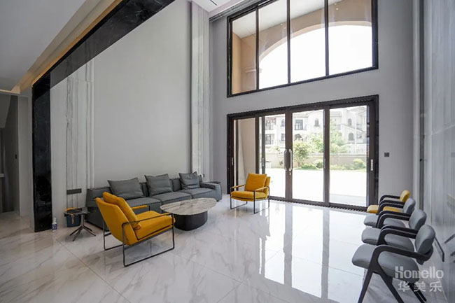 474㎡簡約風(fēng)無主燈設(shè)計(jì)，舒適度拉滿的復(fù)式別墅，打開安逸生活的新方式